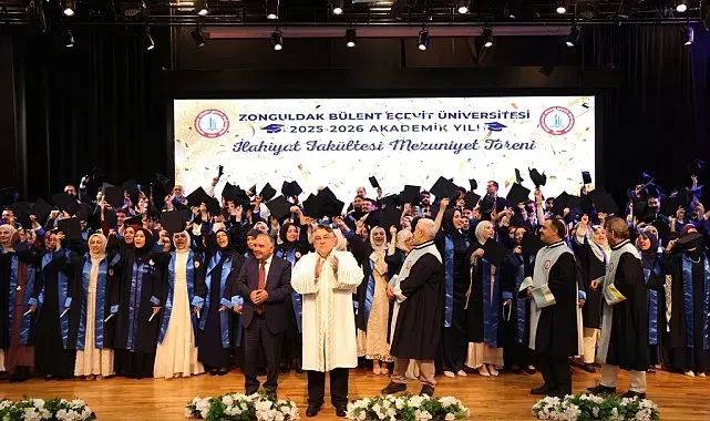 BEUN İlahiyat Fakültesi yeni mezunlarını geleceğe uğurladı