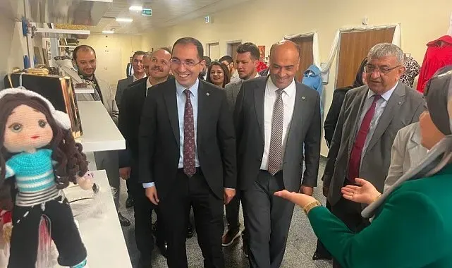 Toplum Ruh Sağlığı Merkezi kursiyerlerinin el emeği ürünleri sergilendi