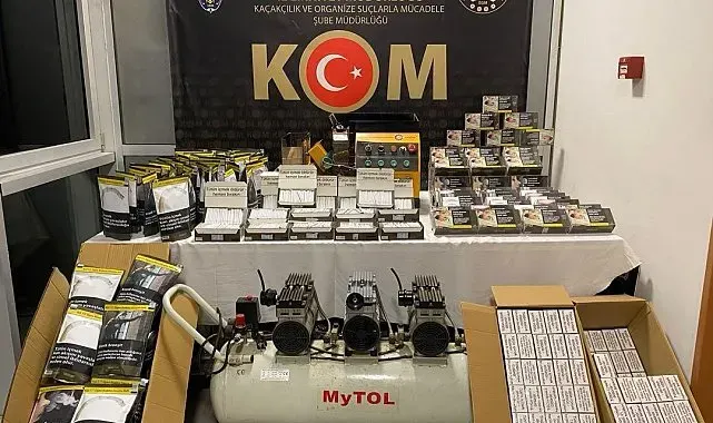Kütahya'da kaçakçılığa darbe, binlerce makaron ve kaçak telefon ele geçirildi
