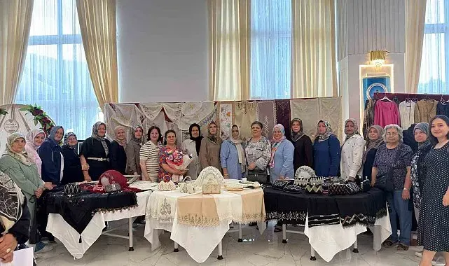 Kınık'ta Halk Eğitim kursiyerlerinden yıl sonu sergisi