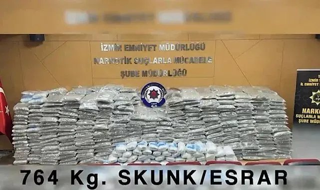 İzmir'de düzenlenen operasyonda 764 kilogram uyuşturucu madde ele geçirildi