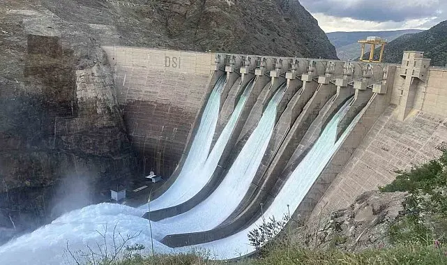 Çüngüş'te baraj yolundaki bozuk güzergahın onarılması istendi