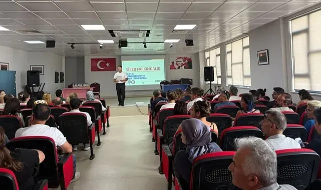 Burhaniye'de Okul Güvenliği Bilgilendirme Toplantısı yapıldı