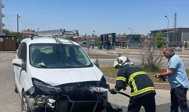 Siirt'te otomobiller çarpıştı