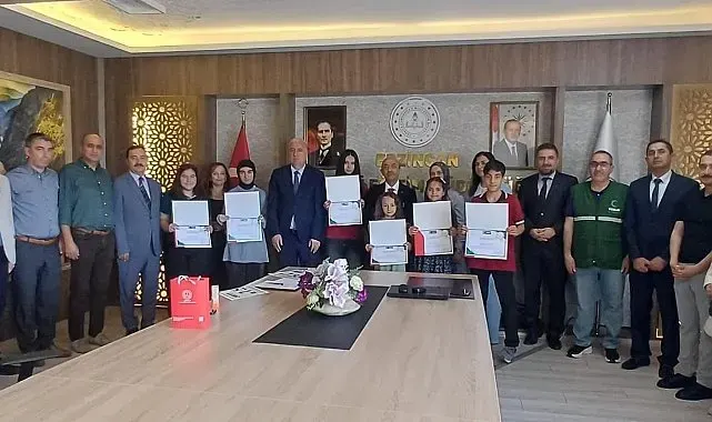 Sağlıklı Nesil Sağlıklı Gelecek Yarışması'nda dereceye giren öğrenciler ödüllendirildi