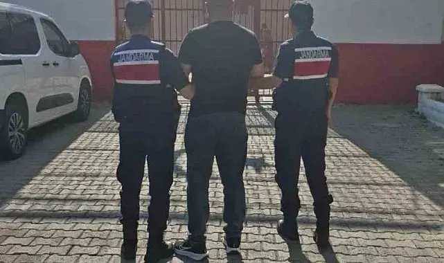 Uyuşturucu ve hırsızlık suçlarından aranan 2 hükümlü yakalandı