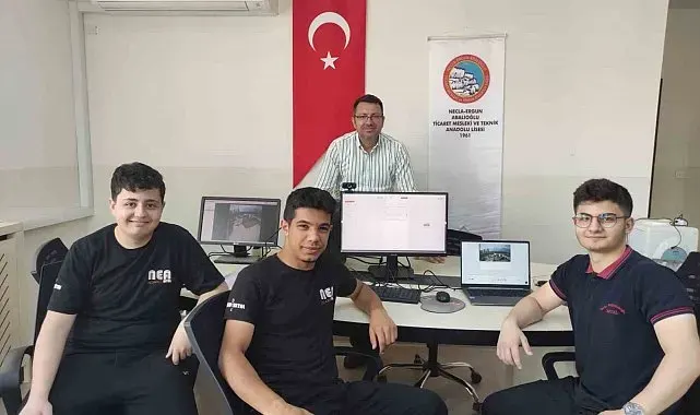 Denizlili gençlerin 'Hava kalitesini izleyen akıllı göz' projesi finale çıktı