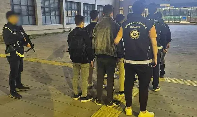 Afyonkarahisar'da göçmen kaçakçılığı operasyonunda 8 düzensiz göçmen yakalandı