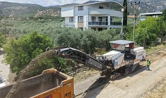 Kuyucak'ta mahalleleri birbirine bağlayan yol yenileniyor