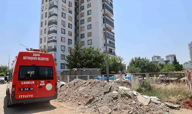 Belediye itfaiye binası için apartmanın istinat duvarını yıktı
