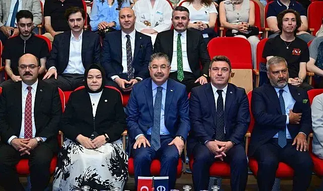 Vali Yılmaz: "Gençlerin sesi bilimle yükseliyor"