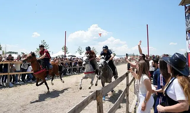 Tavşanlı'da Rahvan at yarışları nefes kesti