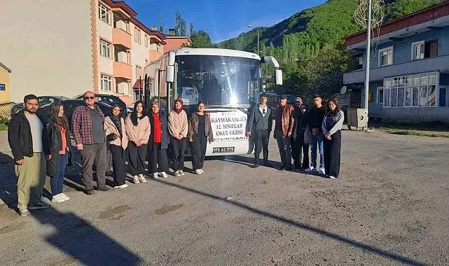 Posof Kaymakamlığı'ndan öğrencilere büyük moral: Rize gezisi düzenlendi