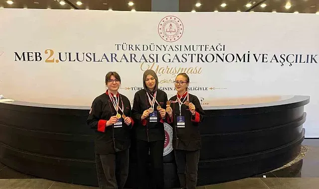 Gediz'in altın kızları 2 yıldır katıldığı her yarışmadan dereceyle döndüler