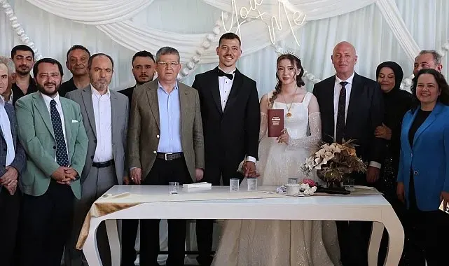 Başkan Kumral kızını yuvadan uçurdu