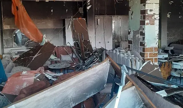Reyhanlı'da iş yeri alevlere teslim oldu