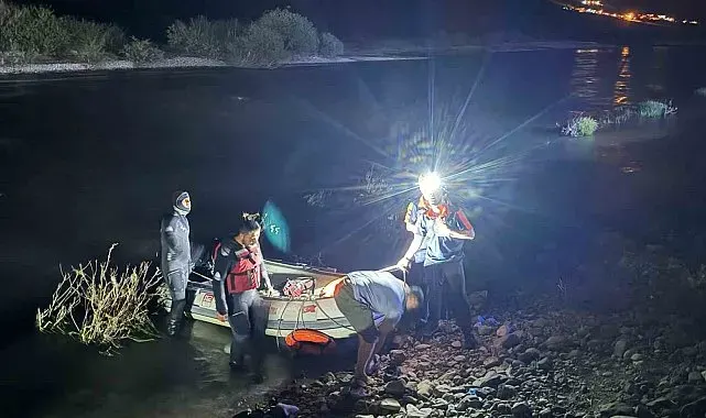 Batman'da Garzan Çayı'nda mahsur kalan piknikçiler kurtarıldı