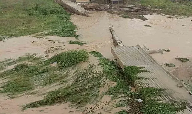 Develi'de yağış sele dönüştü