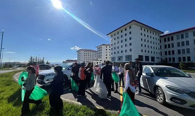 Üniversitede "Bulmak İstediğin Gibi Bırak" çevre seferberliği