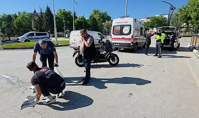 Kütahya'da motosiklet ile elektrikli bisiklet çarpıştı: 1 yaralı