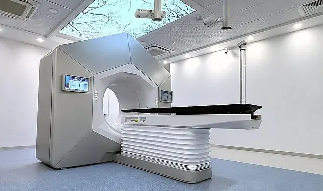 Kanser tedavisinde yeni adım: Yeni radyoterapi cihazı kullanıma alındı