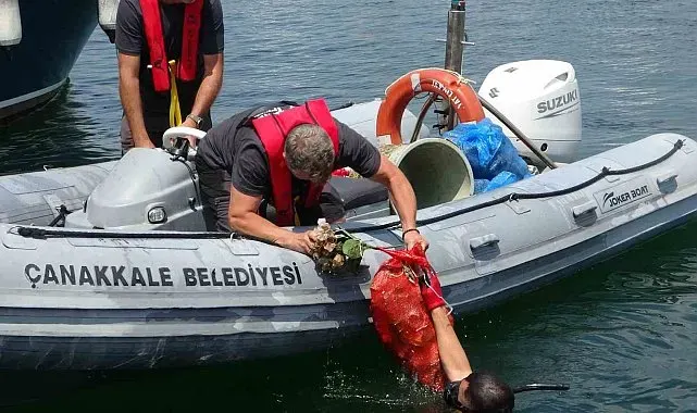 Çanakkale Yat Limanı'nda yüzey ve dip temizliği