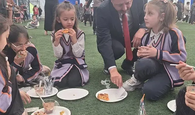 Çıldır'da "Yıl Sonu Tatlı Şenliği" düzenlendi