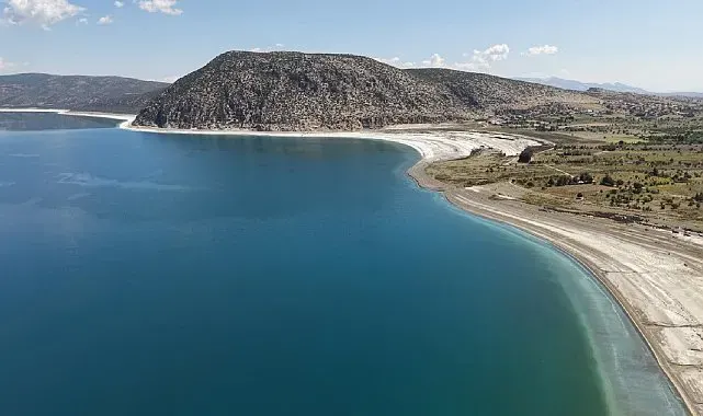 Yeşilin ve mavinin buluştuğu Salda Gölü yeni sezona hazır