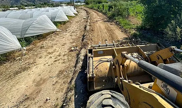 Efeler Belediyesi, tarım yollarını bakıma aldı