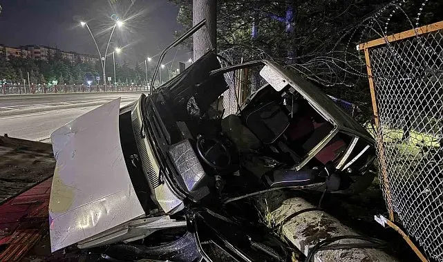 Kayseri'de kontrolden çıkan otomobil bahçeye uçtu: 3 yaralı