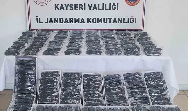 Kargo yolu ile 3 milyon TL'lik kaçak gözlüğe jandarma operasyonu