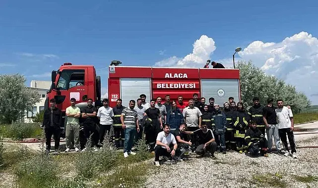 Alaca'da üniversite öğrencilerine uygulamalı yangın eğitimi