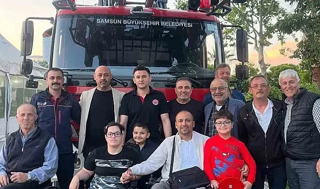 Engelli vatandaşlardan ve itfaiyeden yavru kargaya şefkat eli