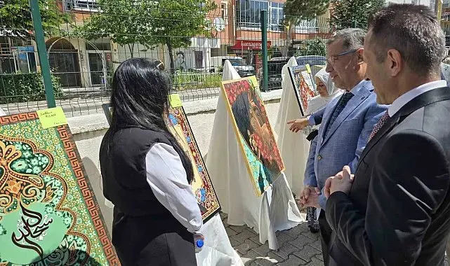 Hayat Boyu Öğrenme Haftası sergisinde Faslı kursiyerin eseri beğeni topladı
