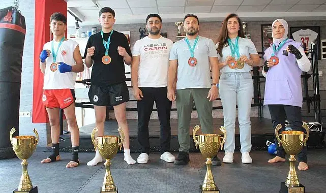 Sivaslı kick boksçular, Dünya Kupası'na damga vurdu