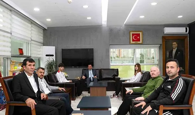 Şampiyon sporculardan Kabakcı'ya ziyaret