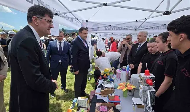 Ahteri İmam Hatip Ortaokulunun geri dönüşüm projeleri sergilendi