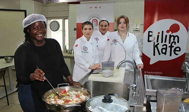 Afrikalı üniversitelilerin favori yemekleri: Yaprak dolması ve mercimek çorbası