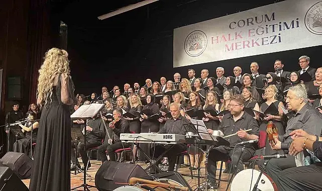 Çorum'da Türk sanat müziği ve Türk halk müziği konseri sanatseverleri mest etti