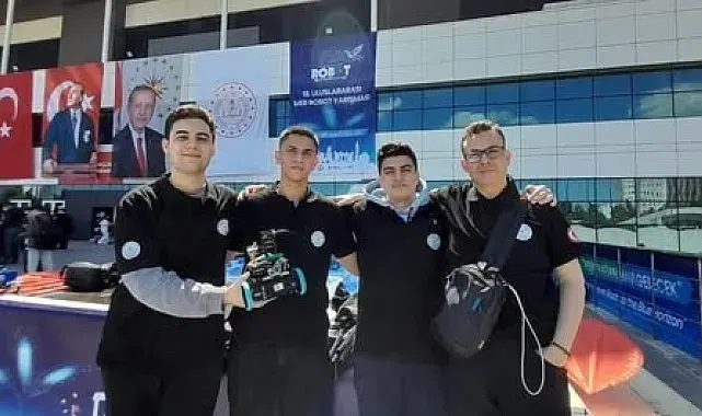 Burhaniyeli öğrencilerden robot yarışmasında önemli başarı