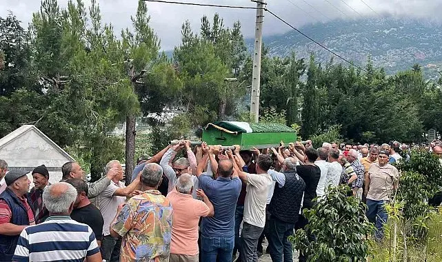 Denizli'deki faciada hayatını kaybeden Hayriye Arıkan, Alanya'da son yolculuğuna uğurlandı
