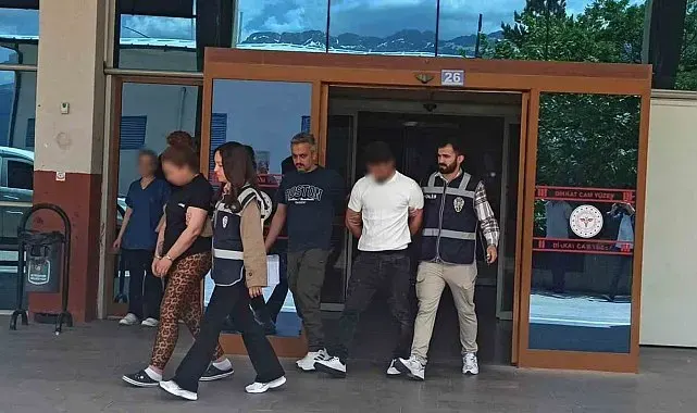 Konya'da sahte altın satan şüpheliler yakalandı