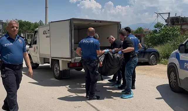 Bursa'da korkunç cinayet... Eşini çocuğunun yanında defalarca bıçaklayarak öldürdü