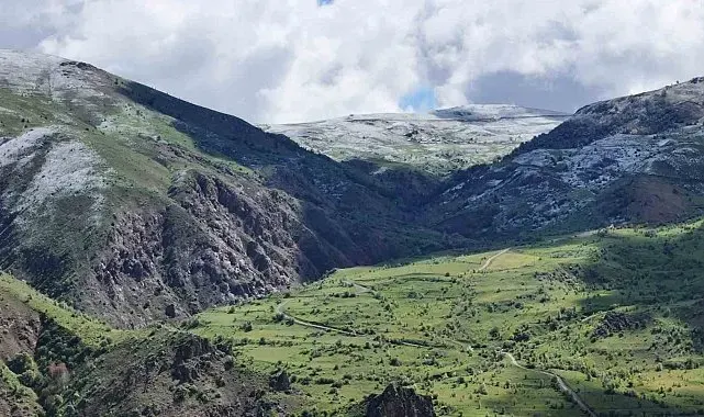 Mayıs sonunda Gümüşhane'nin zirvelerinde kar sürprizi