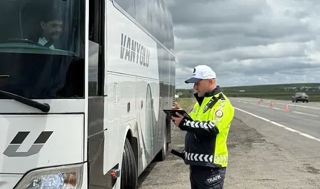 Kars'ta trafik denetimleri sürüyor