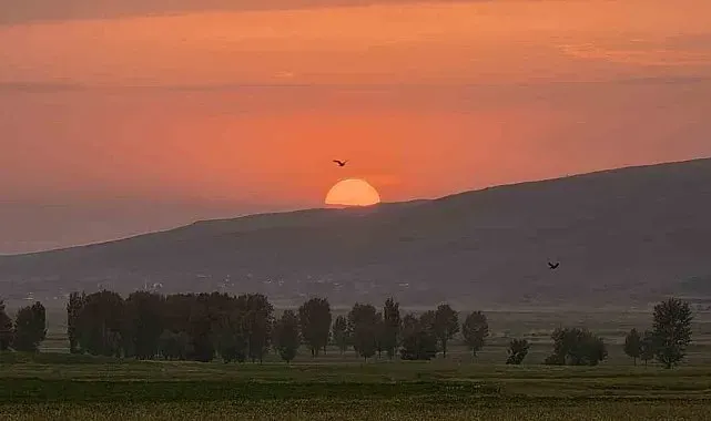 Güroymak'ta gün batımı görsel şölen sundu