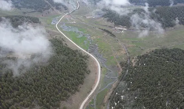 Kars'ta şehitler diyarı sis denizine gömüldü: Kartpostallık manzaralar oluştu