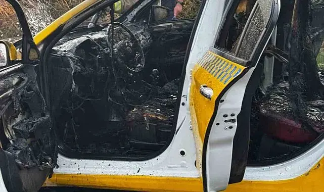 Arnavutköy'de taksi alev topuna döndü