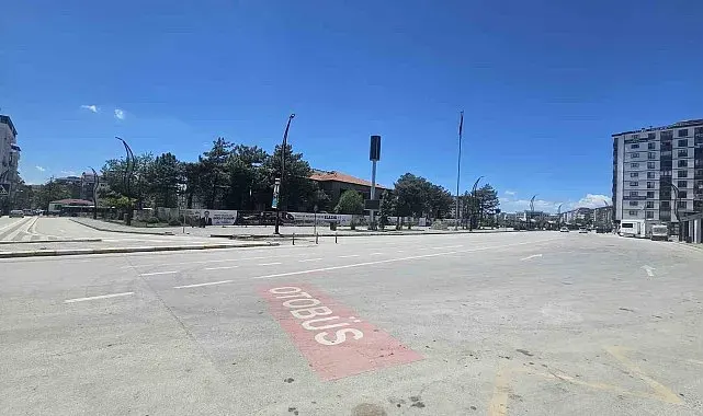 Elazığ'da cadde ve sokaklar boş kaldı