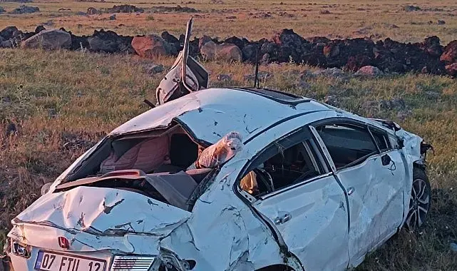 Siverek'te takla atan otomobilde 2'si bebek 5 kişi yaralandı